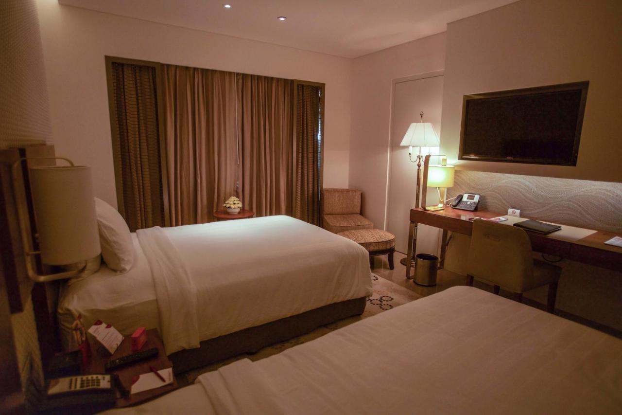 Crowne Plaza Chennai Adyar Park, An Ihg Hotel Екстериор снимка A room at the hotel
