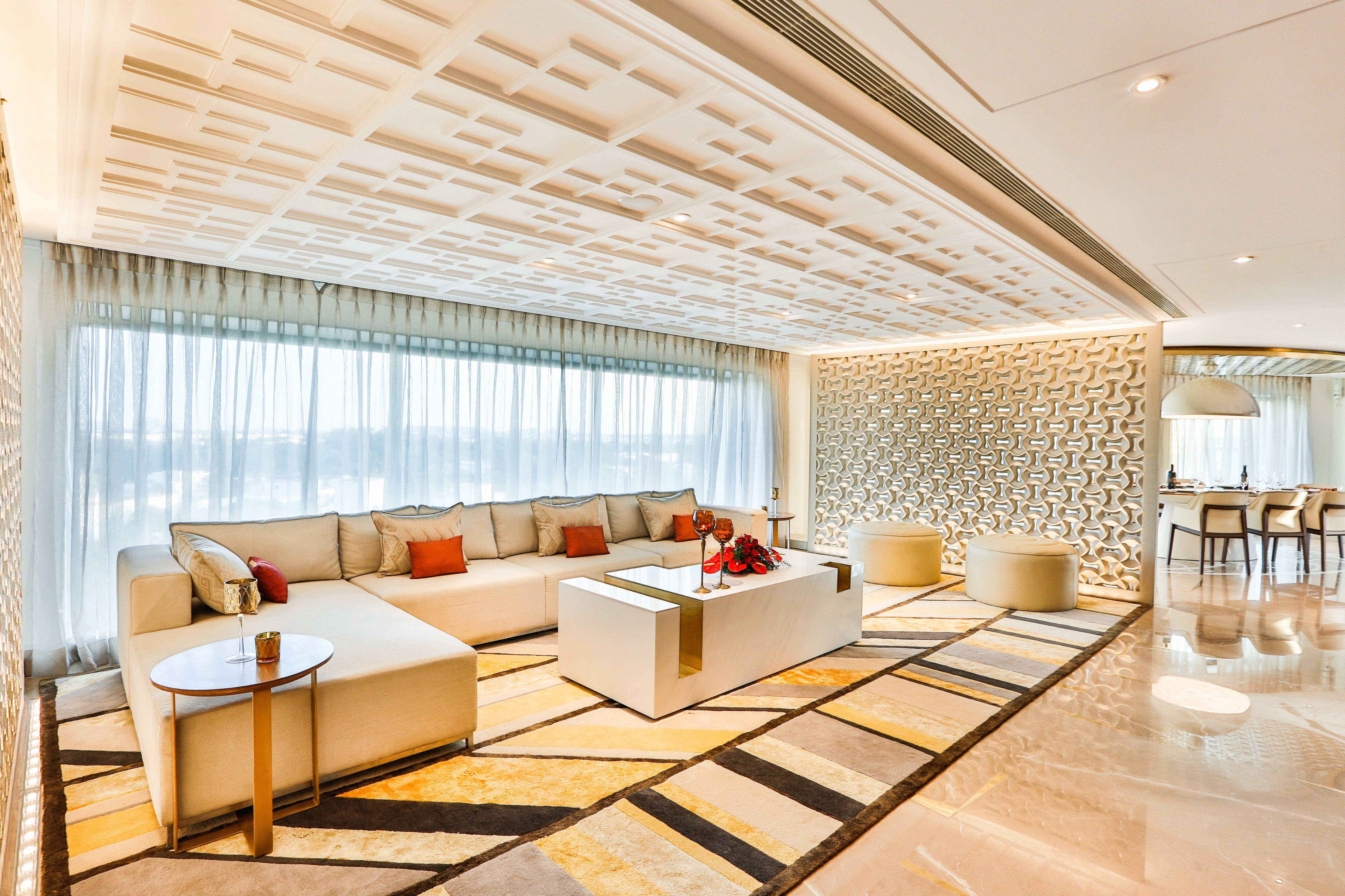 Crowne Plaza Chennai Adyar Park, An Ihg Hotel Екстериор снимка The interior of the lounge