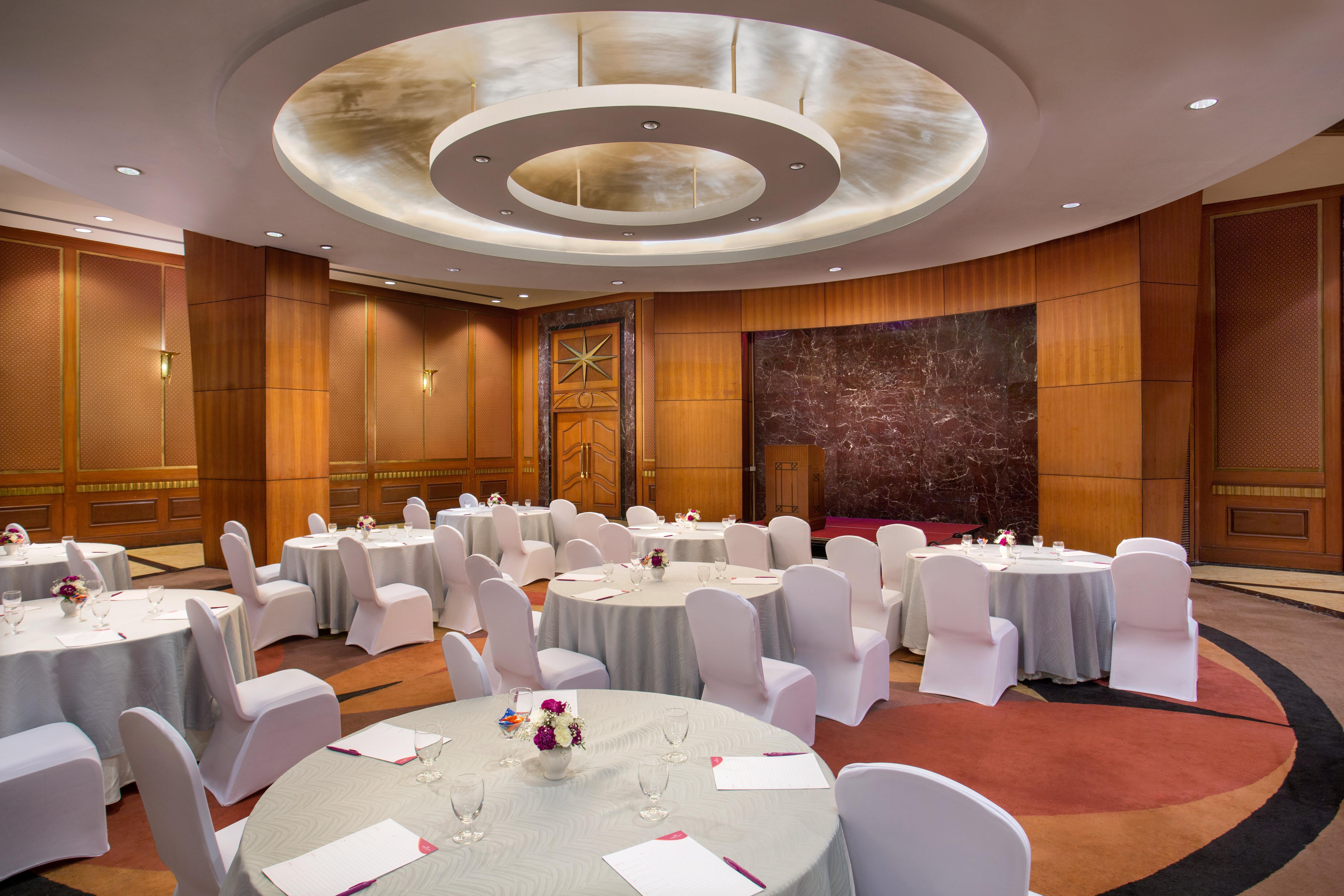 Crowne Plaza Chennai Adyar Park, An Ihg Hotel Екстериор снимка The ballroom