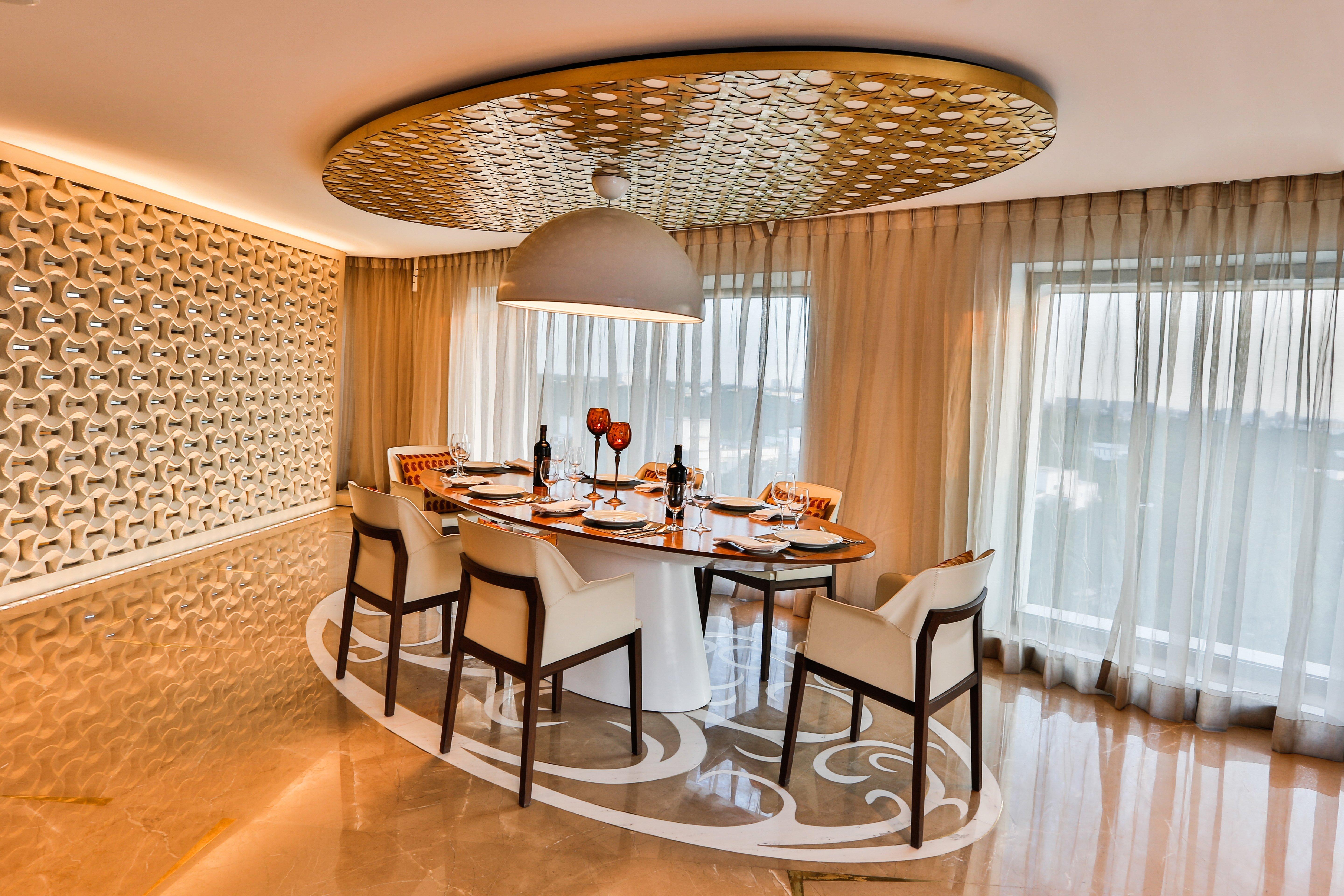 Crowne Plaza Chennai Adyar Park, An Ihg Hotel Екстериор снимка A dining room