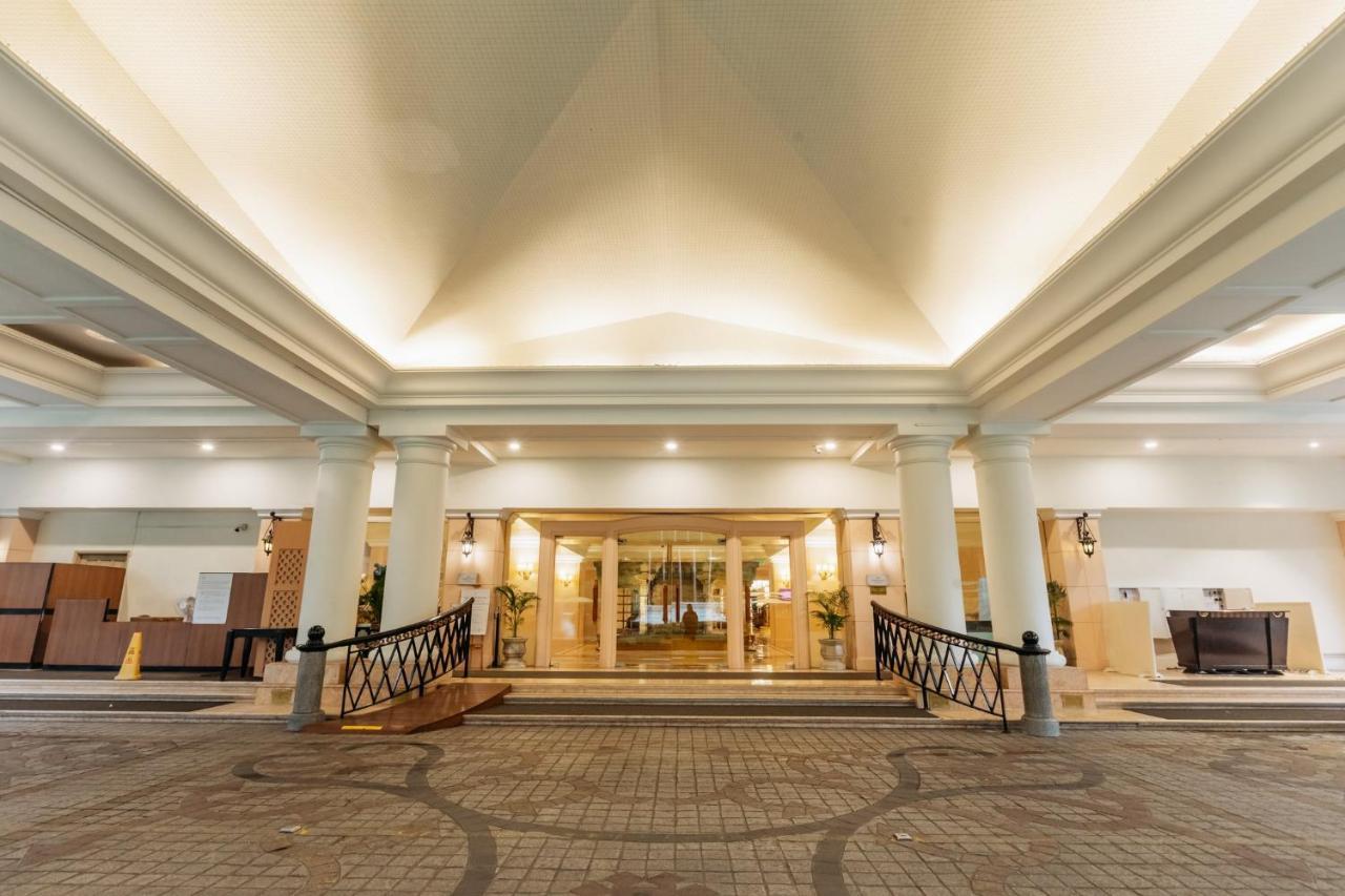 Crowne Plaza Chennai Adyar Park, An Ihg Hotel Екстериор снимка The lobby of the hotel