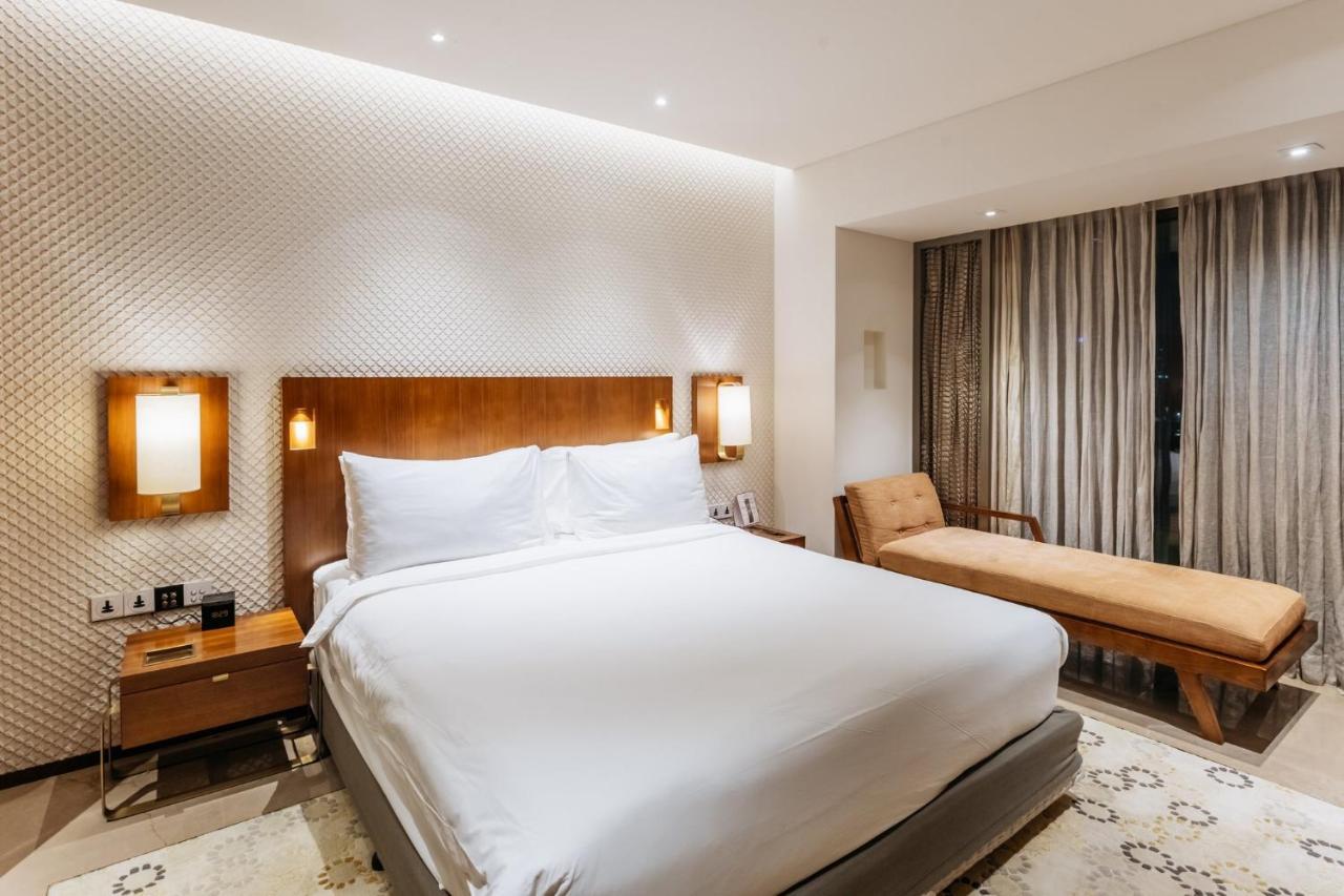Crowne Plaza Chennai Adyar Park, An Ihg Hotel Екстериор снимка A bedroom at the Taj Bengal